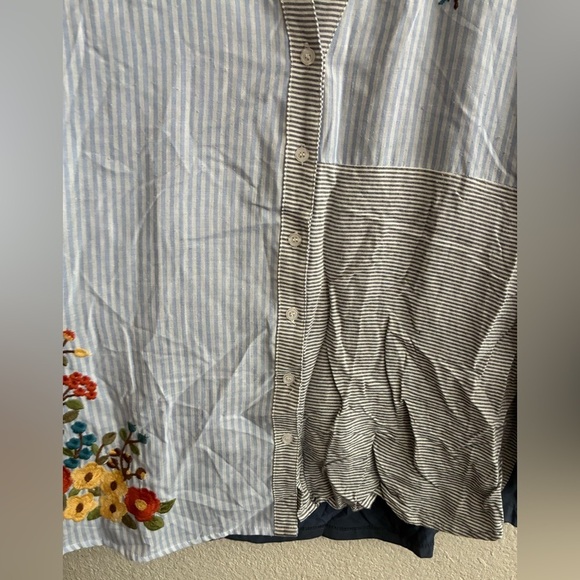Mystree Blue Striped Floral Embroidered Button Down Shirt M - Picture 8 of 15